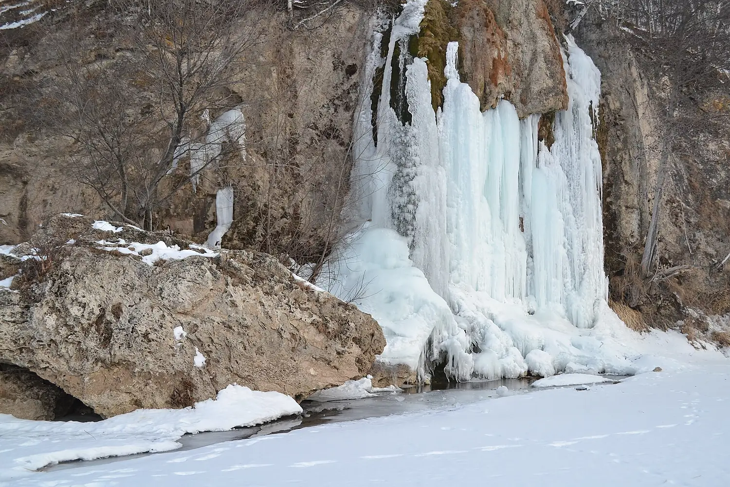 Waterfall - Abzan -