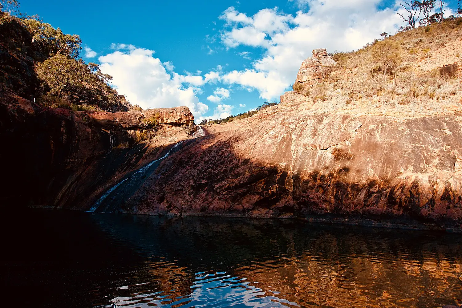 Serpentine Falls (40034968165)