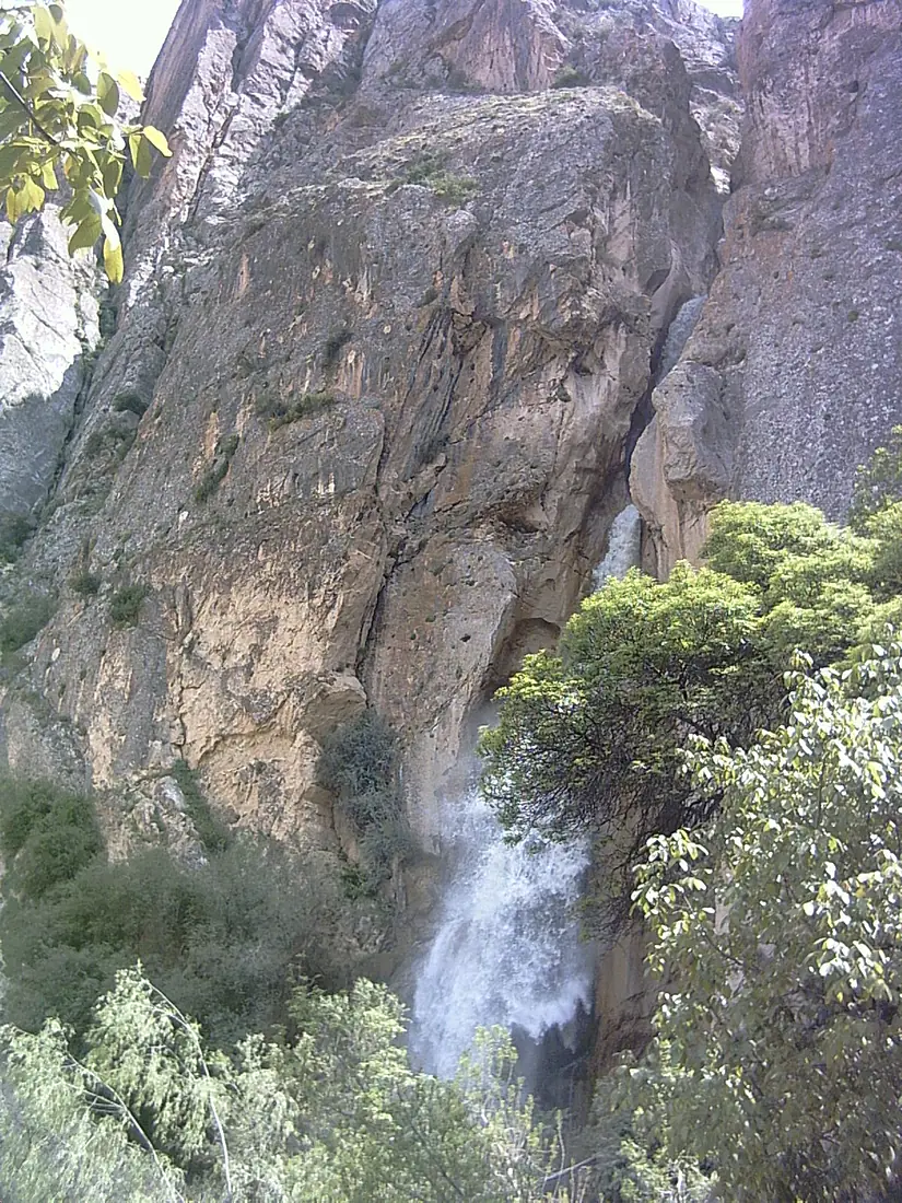 Shahandasht waterfall - panoramio - Alireza Javaheri
