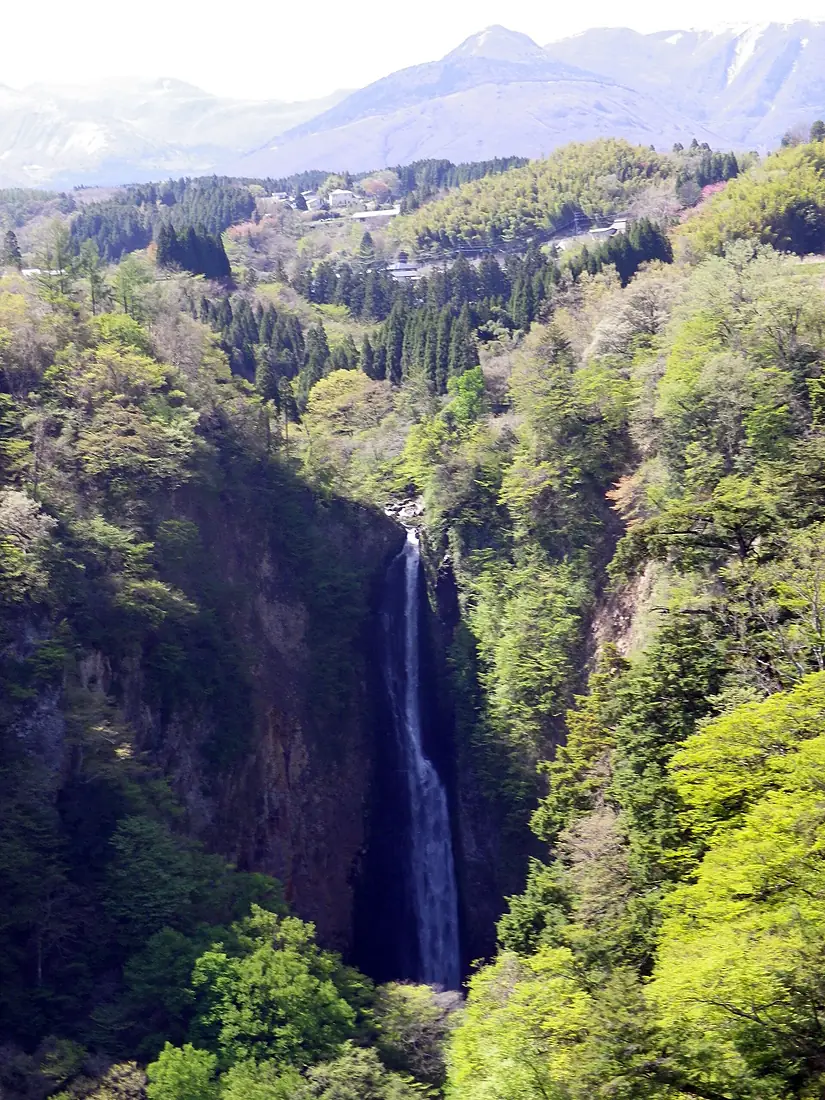 Shindo Waterfalls 02