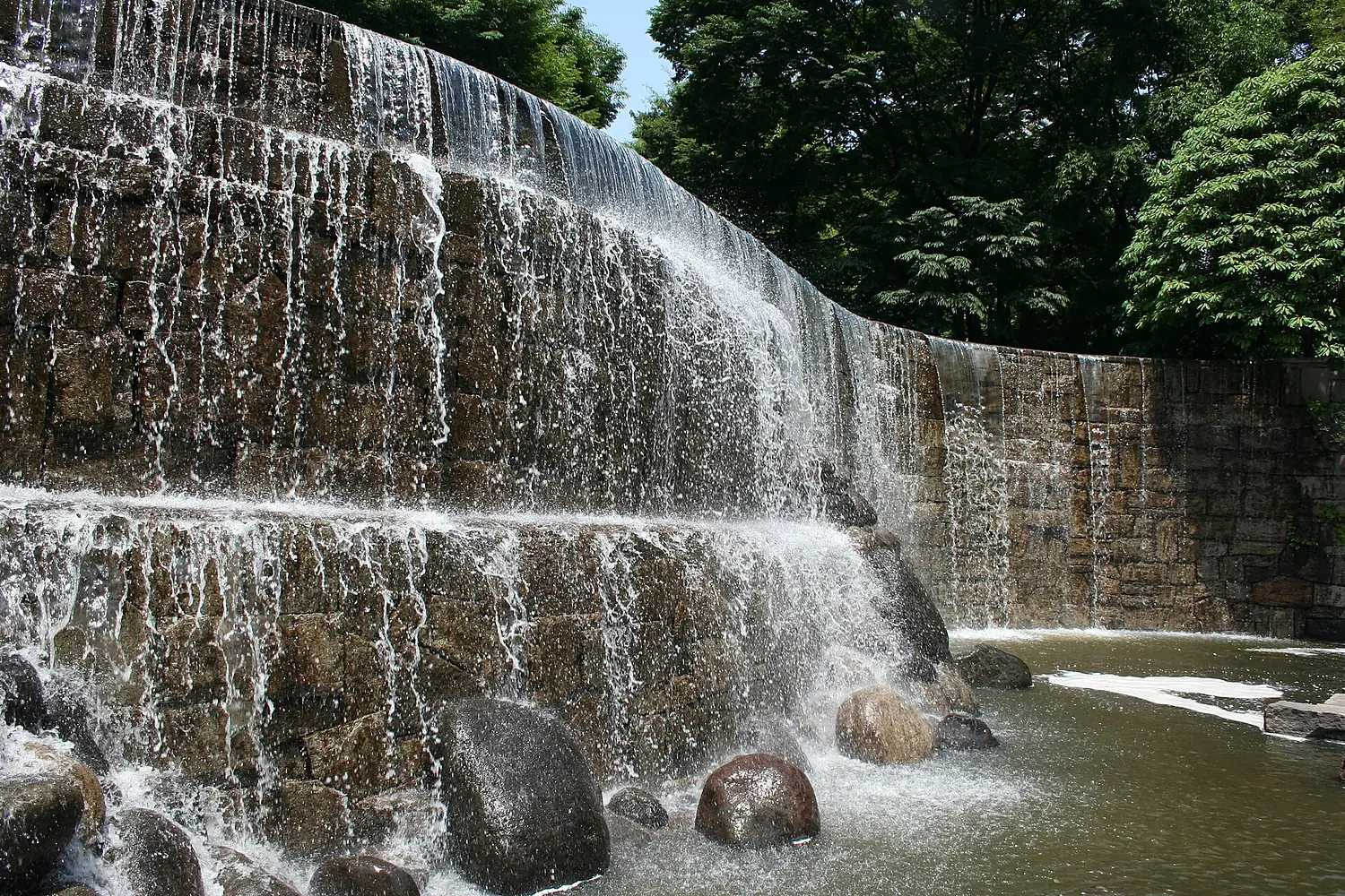 Shinjuku Niagara Falls in the Shinjuku Central Park by mhaw