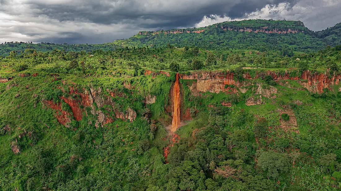 Sisiyi Waterfall 01