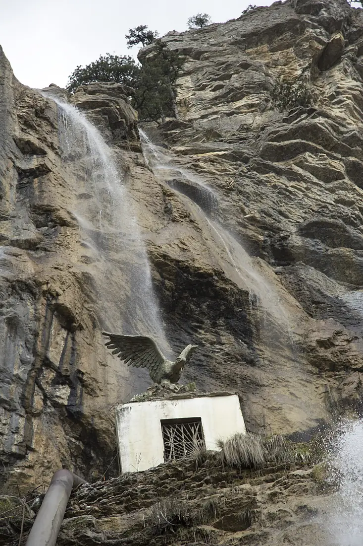 Uchan-Su waterfall 02