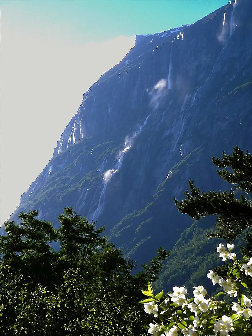 Vinnufossen, Sunndal, Norway (right)
