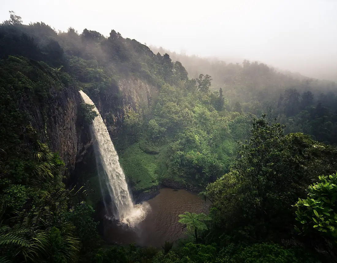 Bridal Veil Falls - Flickr - Kiwi Tom