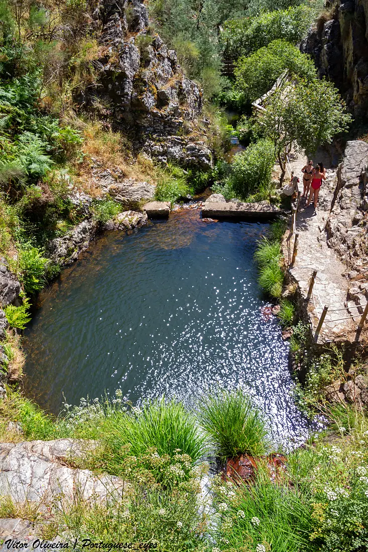 Cascata do Penedo Furado - Portugal 🇵🇹 (53875158952)
