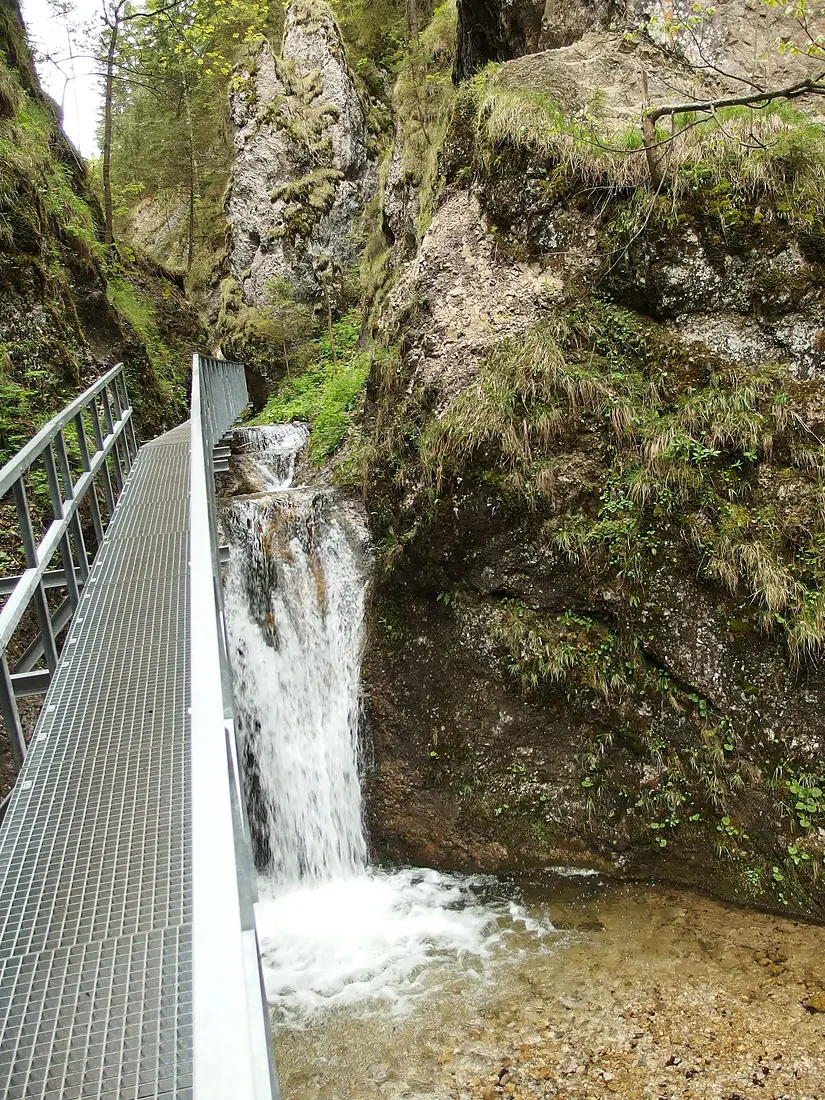 Dolné diery - panoramio (1)