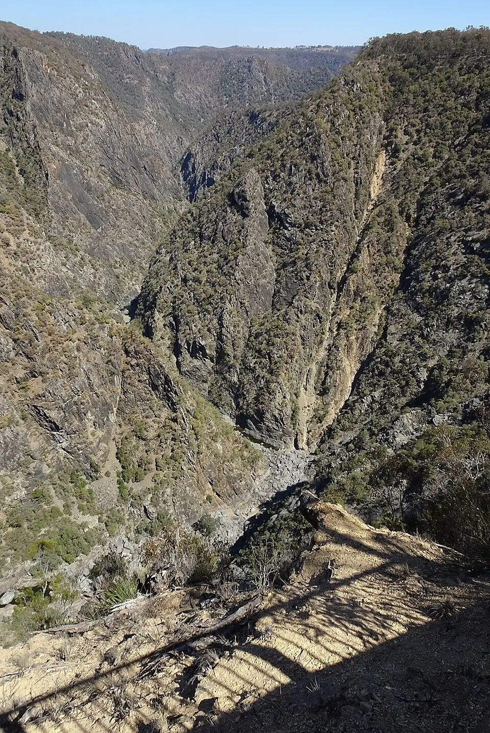Wollomombi Gorge. Dry as a bone (48742117992)