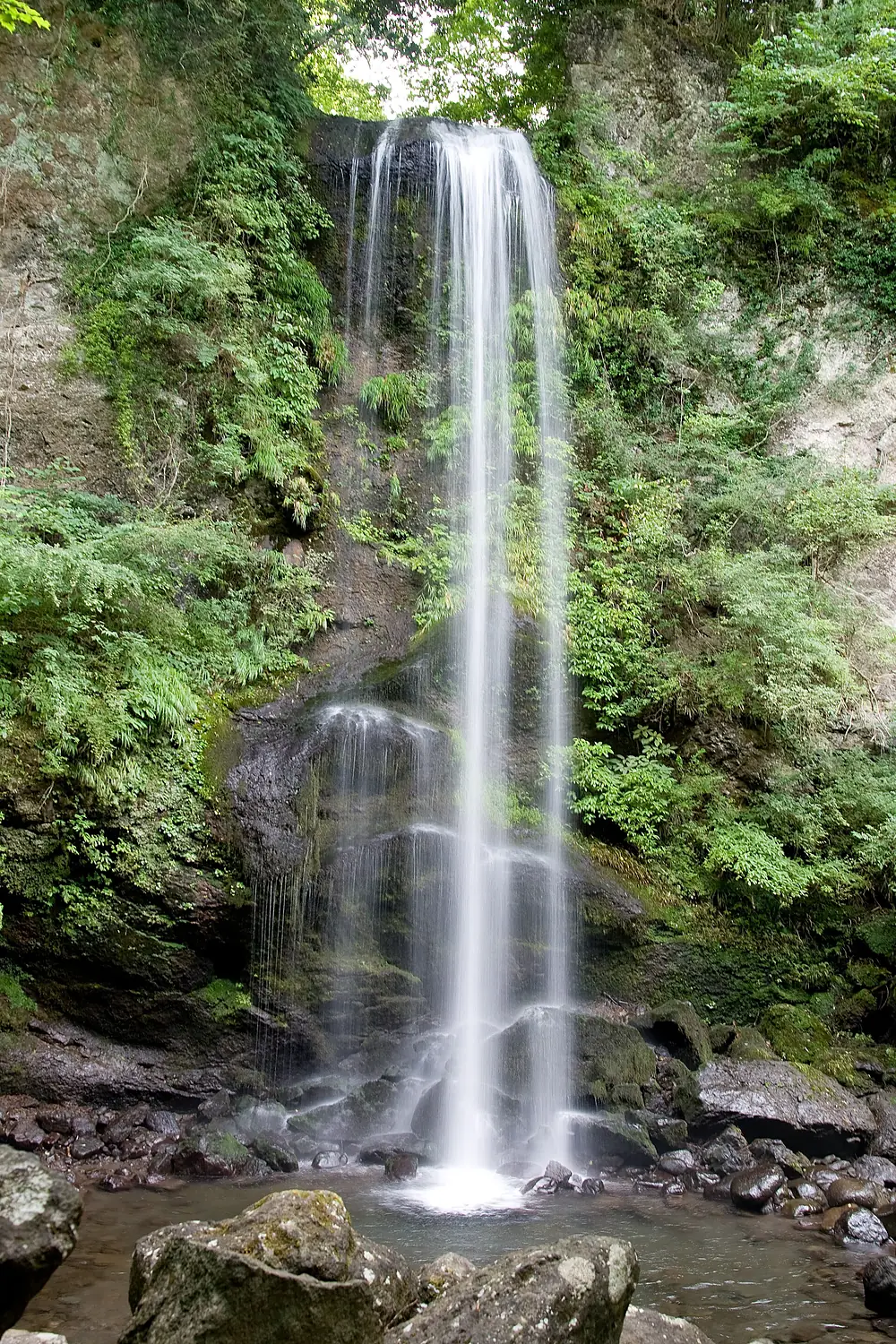 Yuhi Falls 01