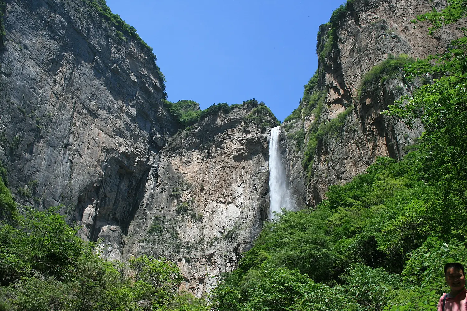 2009 Yuntai Shan 29 - Waterfall